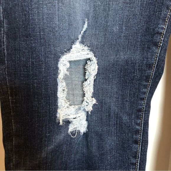 LEVIS - 🌺HP X 11 🌺 NWT -L Sz 24W Plus Size 721 Hi-Rise Skinny Distressed Jeans - Picture 8 of 16